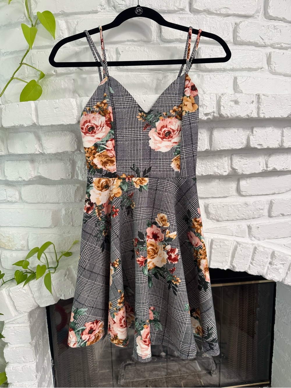 Teen - Floral Plaid Mini Dress with Spaghetti Straps in Gray and Pink